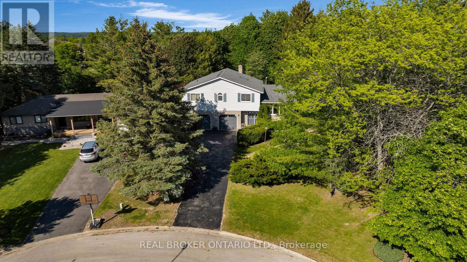 215 MARY ANNE DRIVE, Barrie, Ontario
