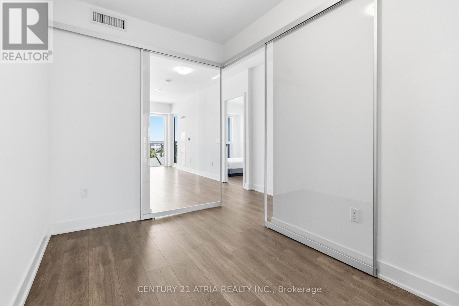 Ph811 - 2343 Khalsa Gate, Oakville, Ontario  L6M 5R6 - Photo 13 - W13249390