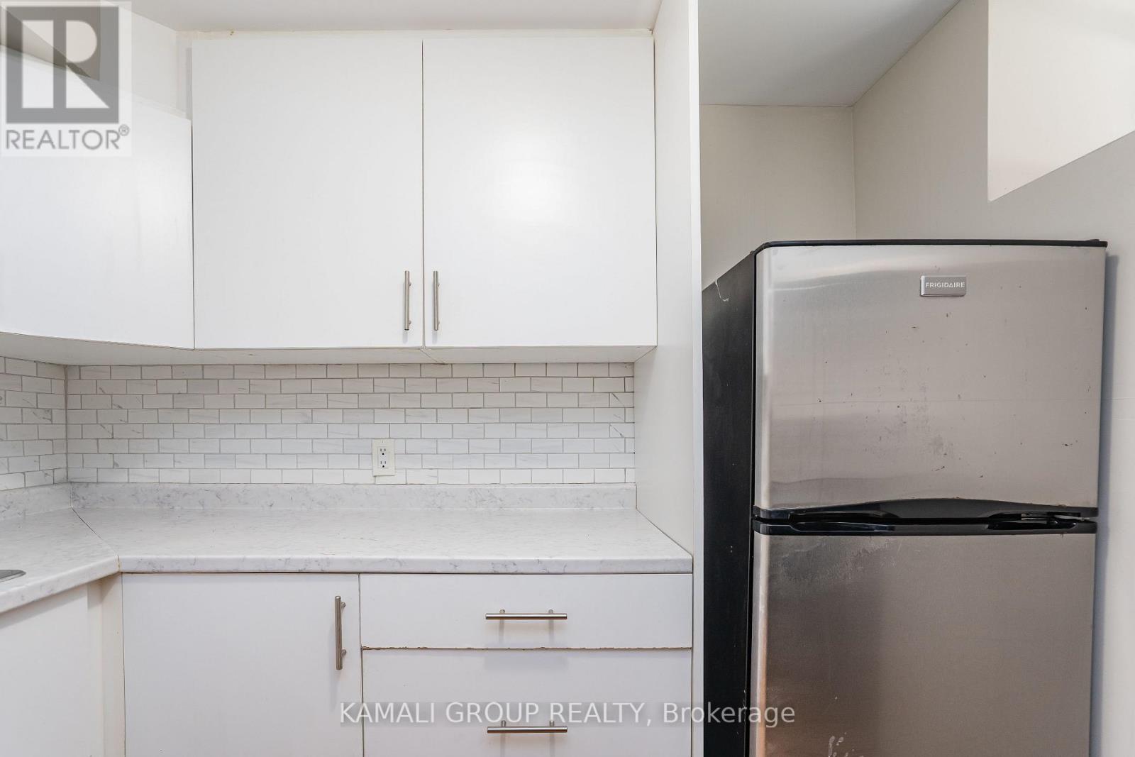 Bsmt - 25 Spadina Avenue, Hamilton, Ontario  L8M 2W8 - Photo 8 - X13254676