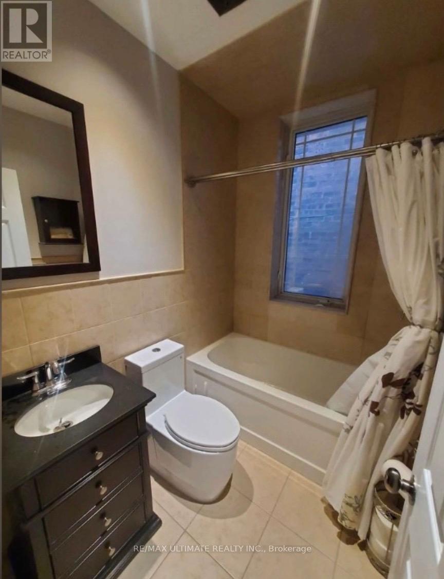 331 St Clarens Avenue, Toronto, Ontario  M6H 3W2 - Photo 7 - C13258970