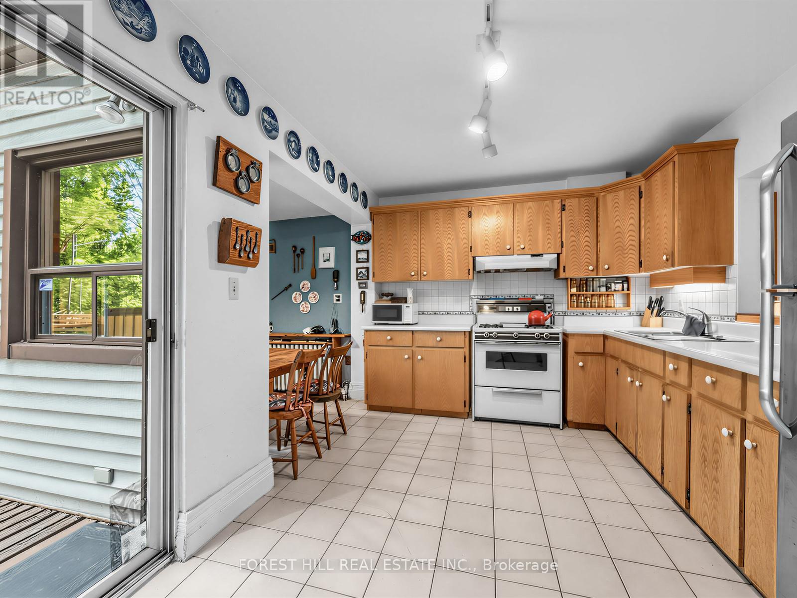 144 Rushton Road, Toronto, Ontario  M6G 3J1 - Photo 21 - C13259262