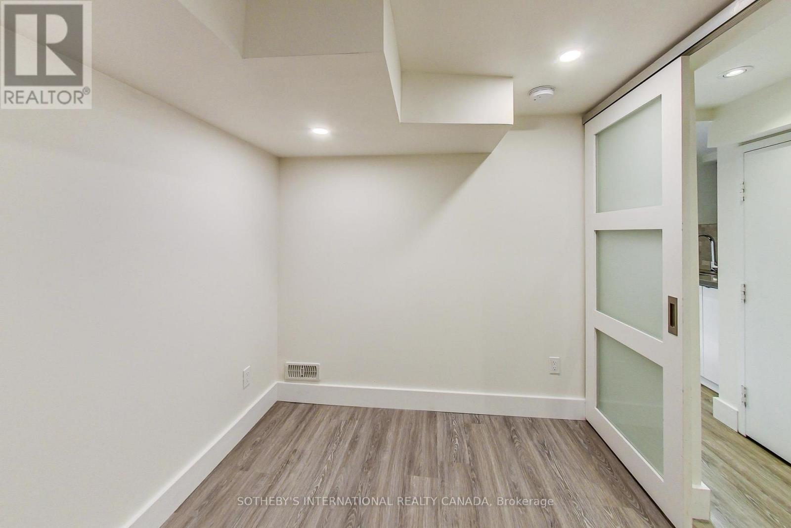 Lower - 669 Euclid Avenue, Toronto, Ontario  M6G 2T8 - Photo 13 - C13259306