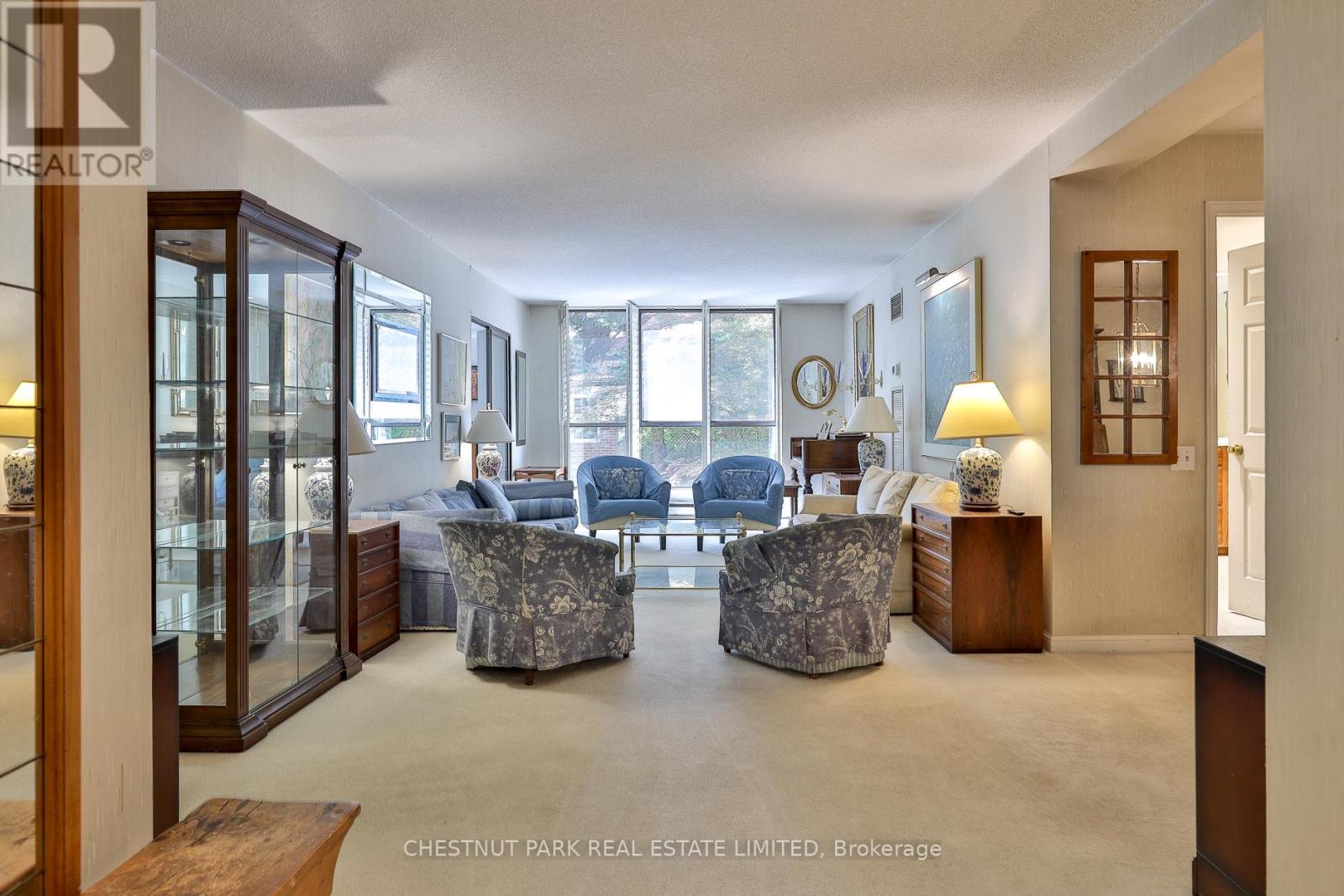 409 - 2900 Yonge Street, Toronto, Ontario  M4N 3N8 - Photo 2 - C13259444