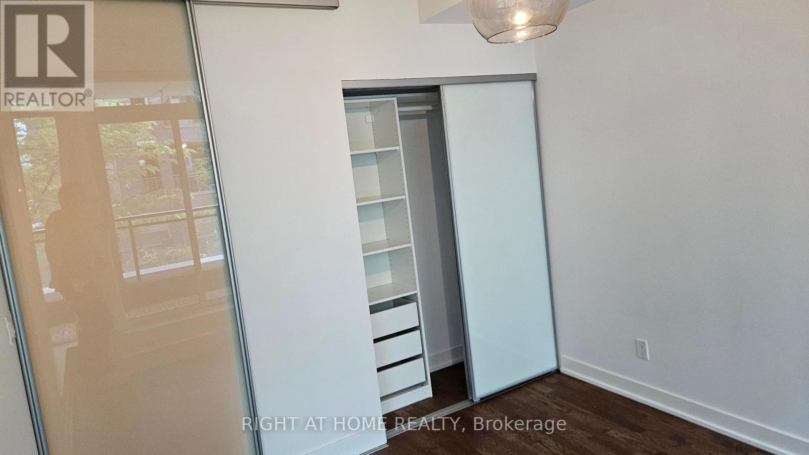 216 - 20 Gladstone Avenue, Toronto, Ontario  M6J 0E9 - Photo 12 - C13260596