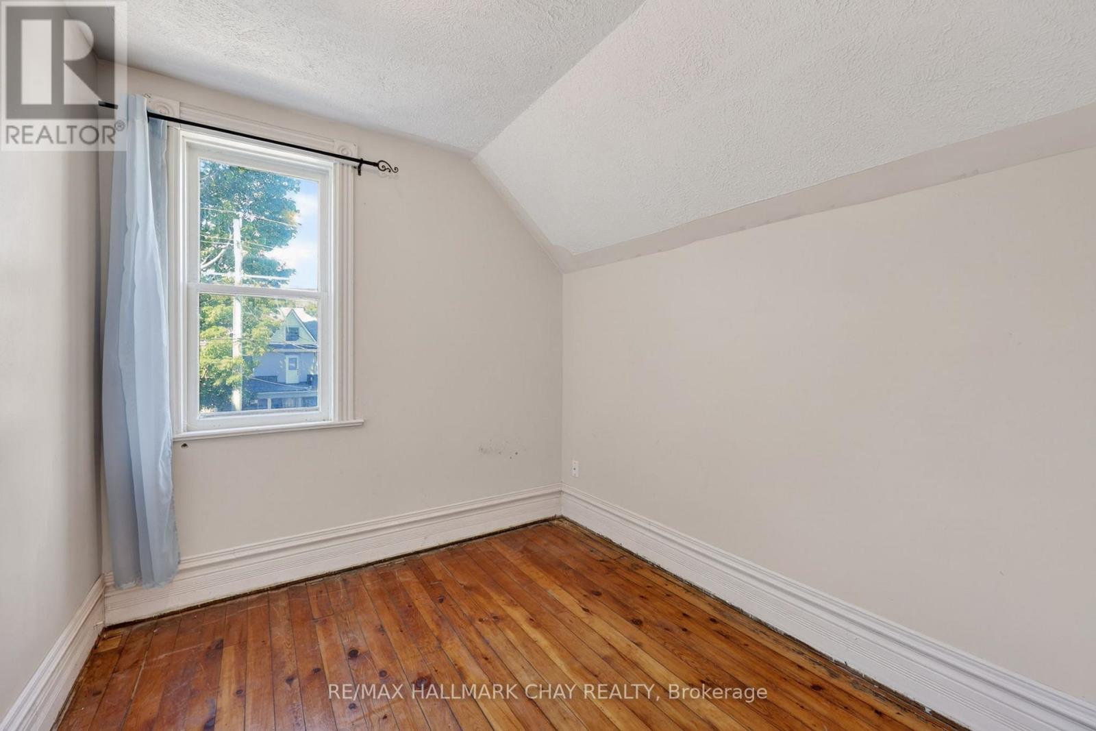 23 Maria Street, Penetanguishene, Ontario  L9M 1L5 - Photo 10 - S13251390