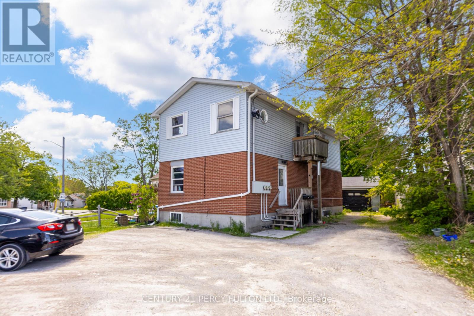 1100 Simcoe Street S, Oshawa, Ontario  L1H 4L6 - Photo 2 - E13260322