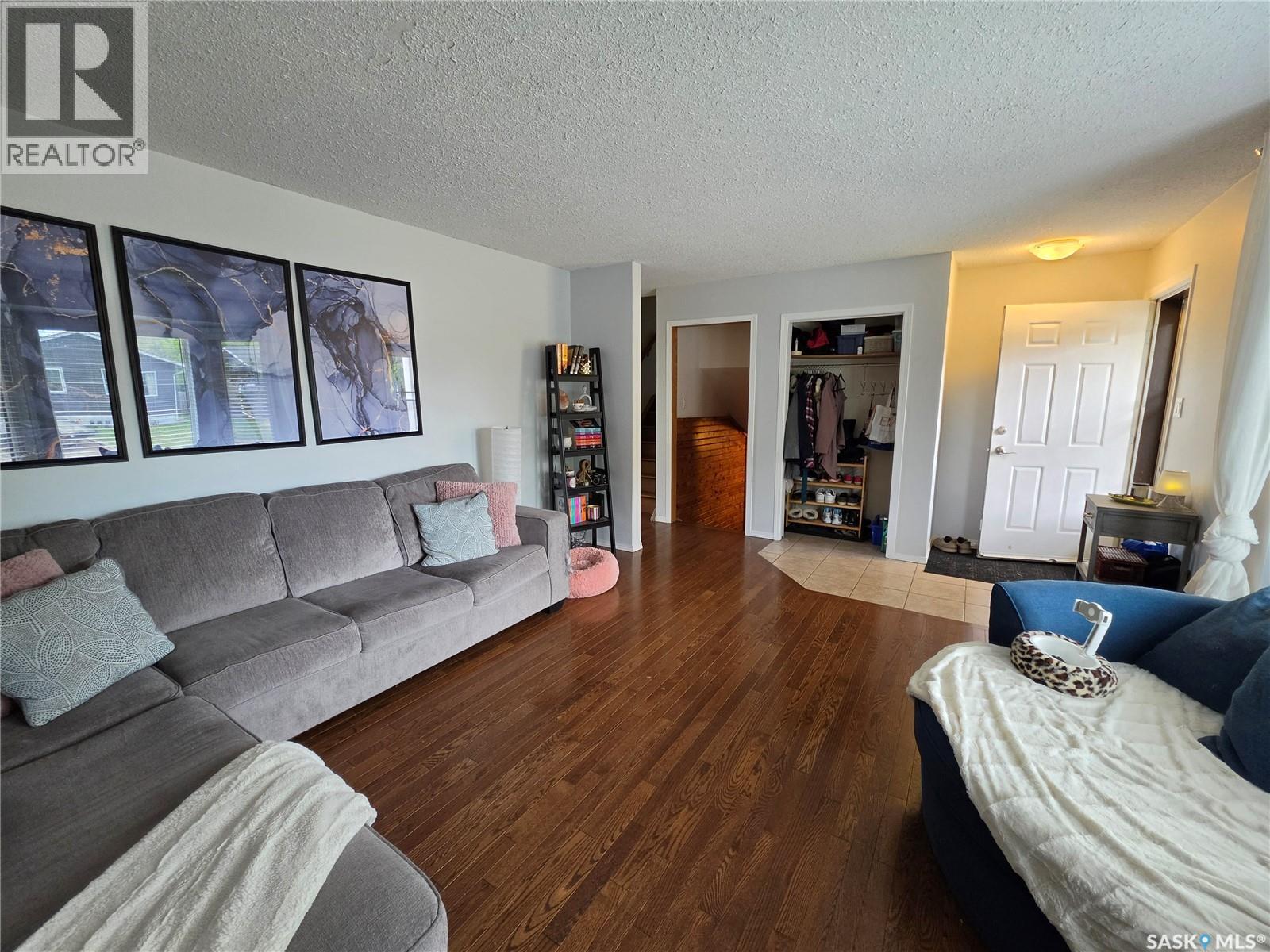9 Stack Crescent, Meadow Lake, Saskatchewan  S9X 1B6 - Photo 3 - SK038479