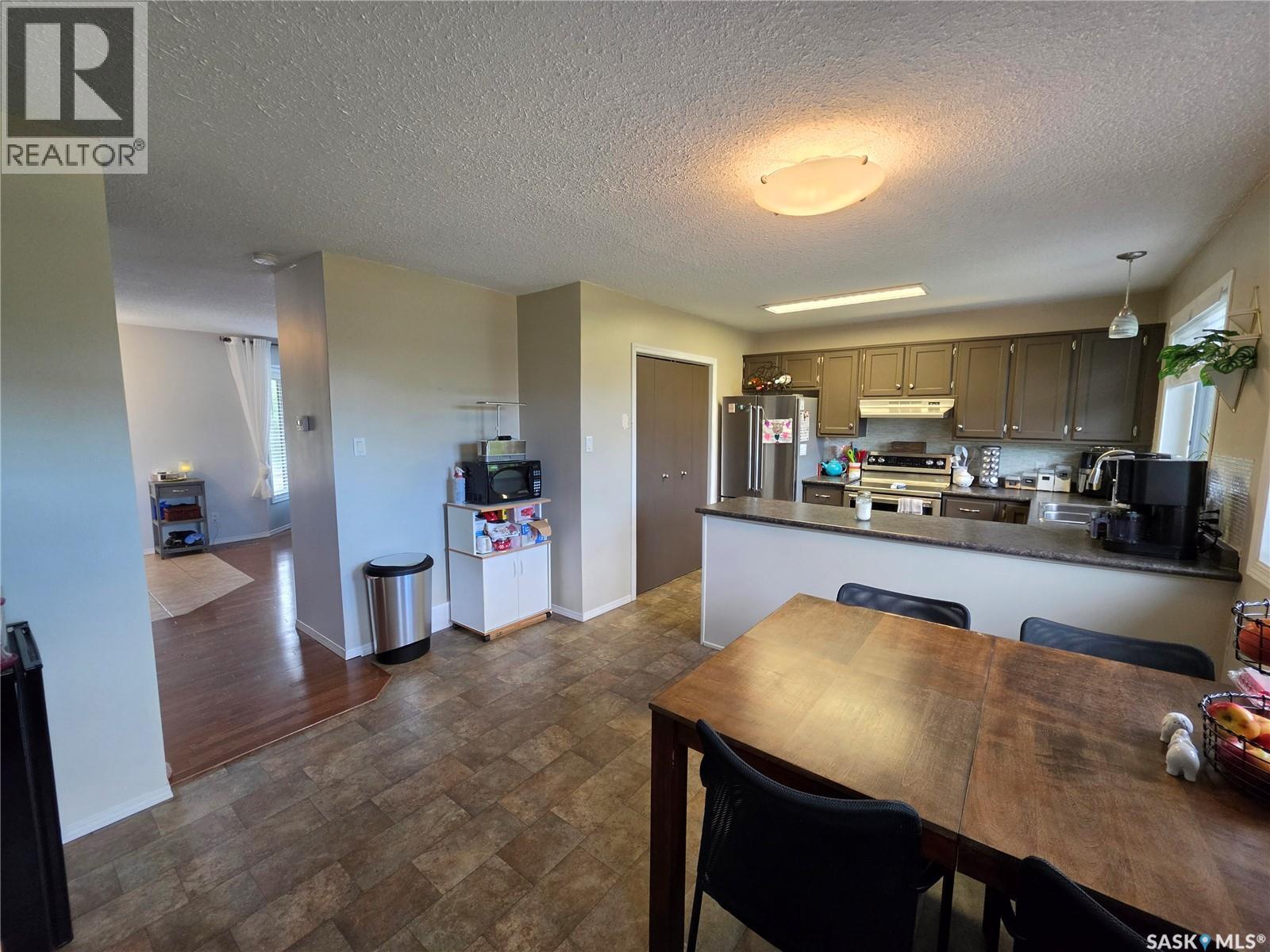 9 Stack Crescent, Meadow Lake, Saskatchewan  S9X 1B6 - Photo 5 - SK038479