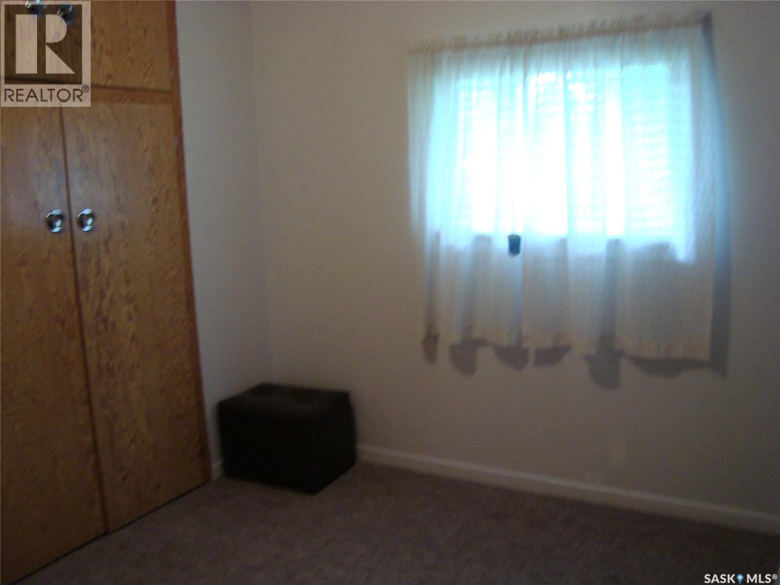 260 6th Avenue E, Gravelbourg, Saskatchewan  S0H 1X0 - Photo 10 - SK038454