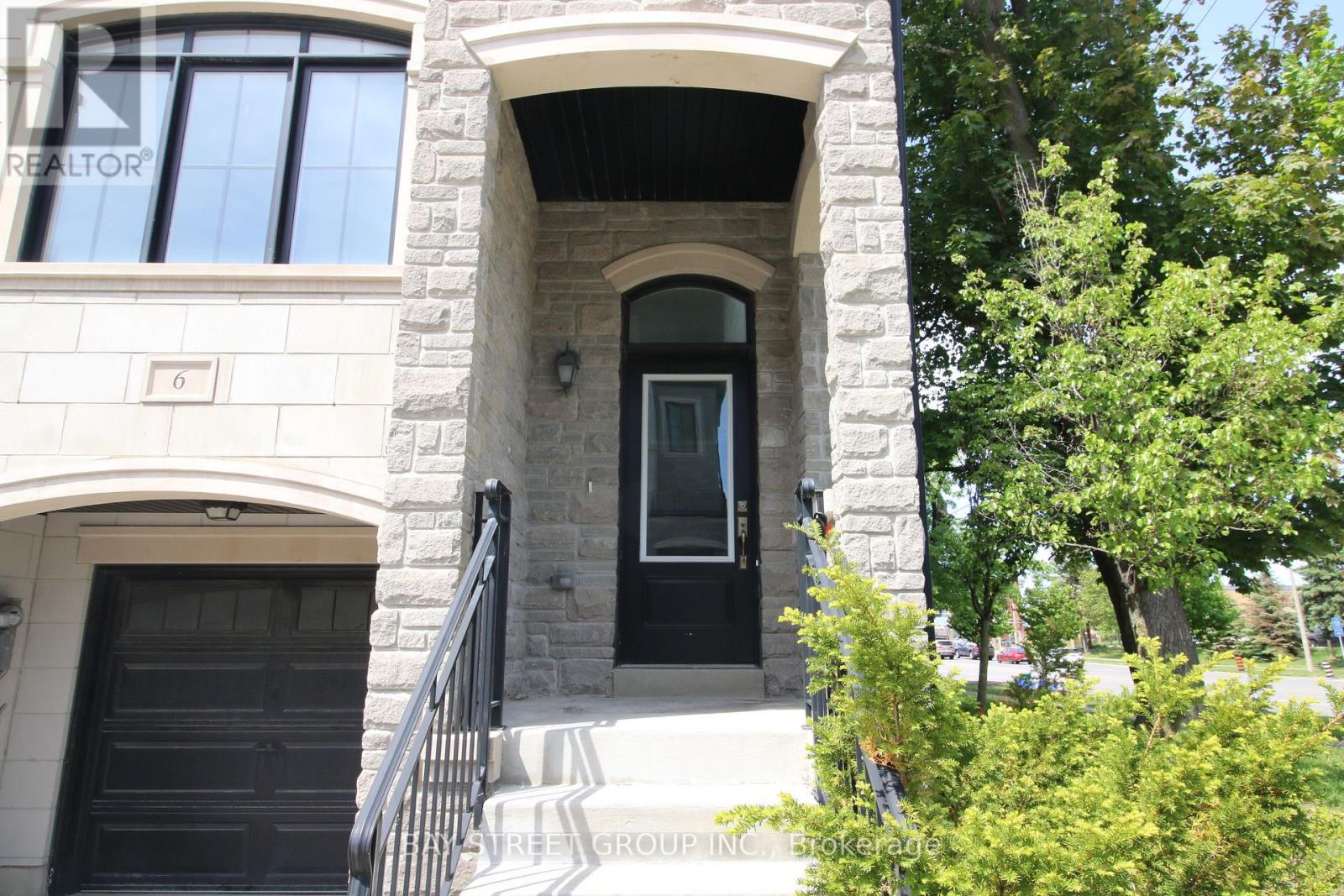 6 Sombrero Lane, Richmond Hill, Ontario  L4C 6E5 - Photo 2 - N13262460