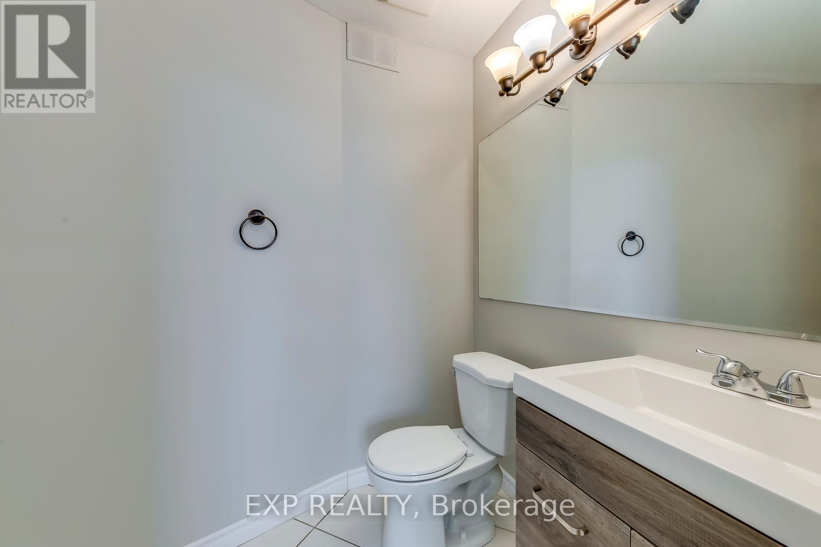 (Upper) - 11 Frankfurt Street W, Kitchener, Ontario  N2R 1T5 - Photo 27 - X13222668