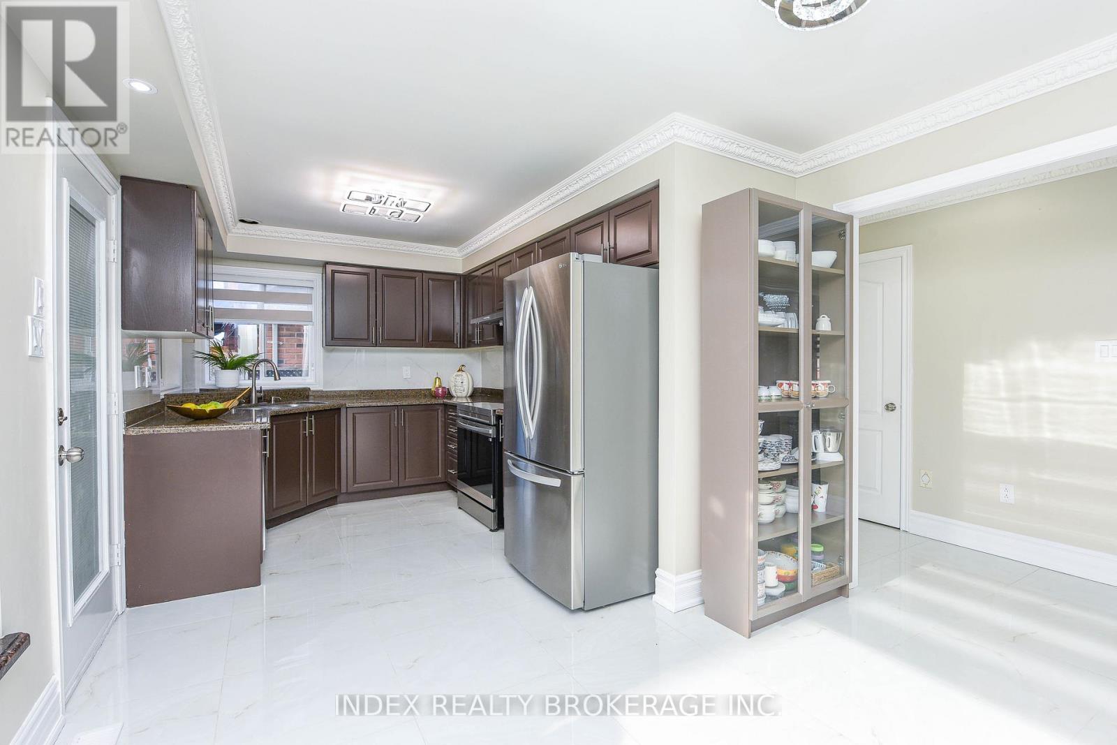 10 Leopard Gate, Brampton, Ontario  L6R 2E5 - Photo 10 - W13259338