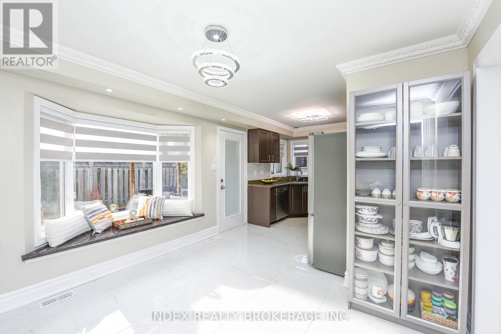 10 Leopard Gate, Brampton, Ontario  L6R 2E5 - Photo 11 - W13259338