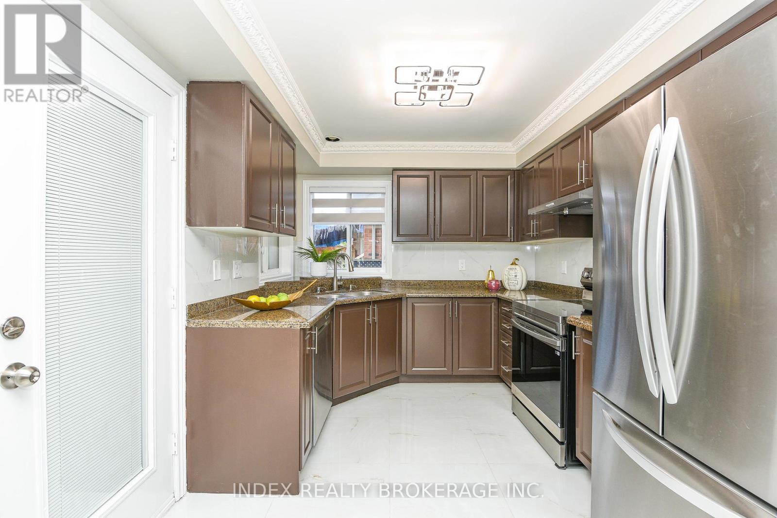 10 Leopard Gate, Brampton, Ontario  L6R 2E5 - Photo 14 - W13259338