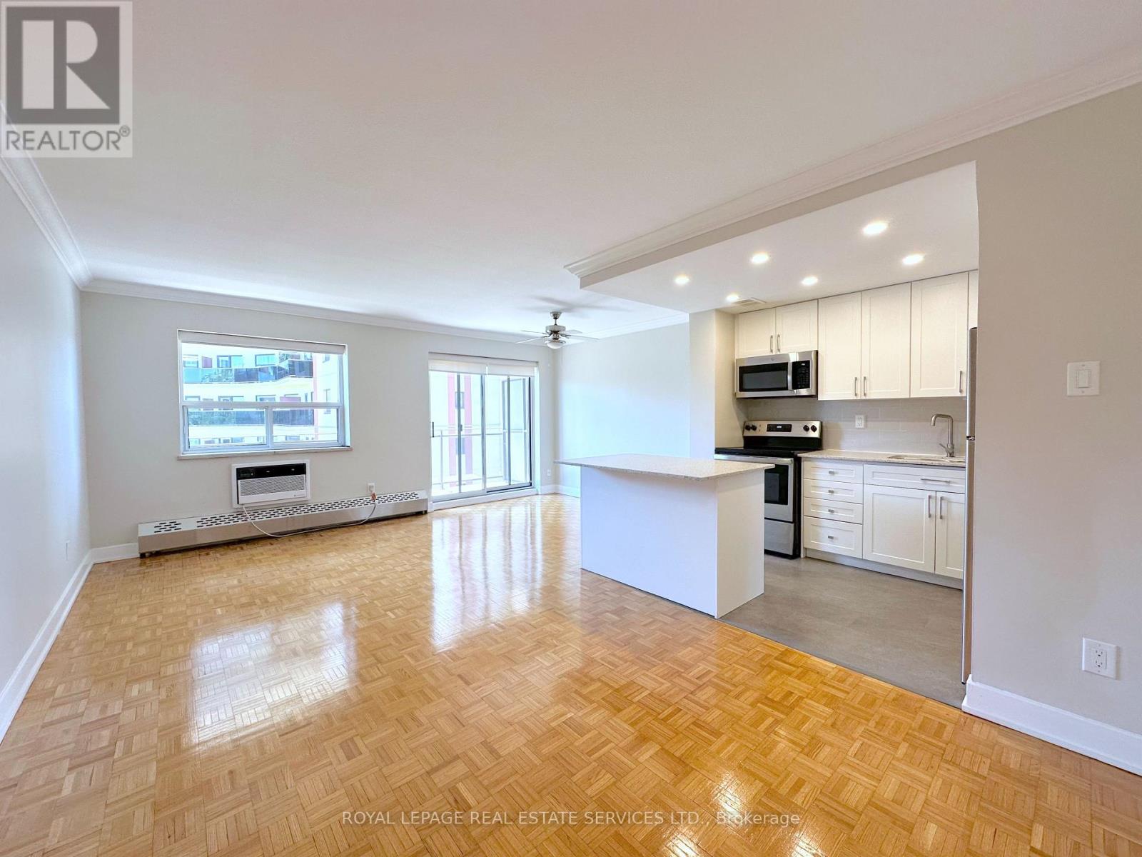 504 - 135 Allan Street, Oakville, Ontario  L6J 3N4 - Photo 2 - W13259440