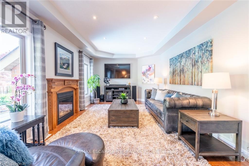 2338 Norland Drive, Burlington, Ontario  L7L 7E6 - Photo 11 - W13259942