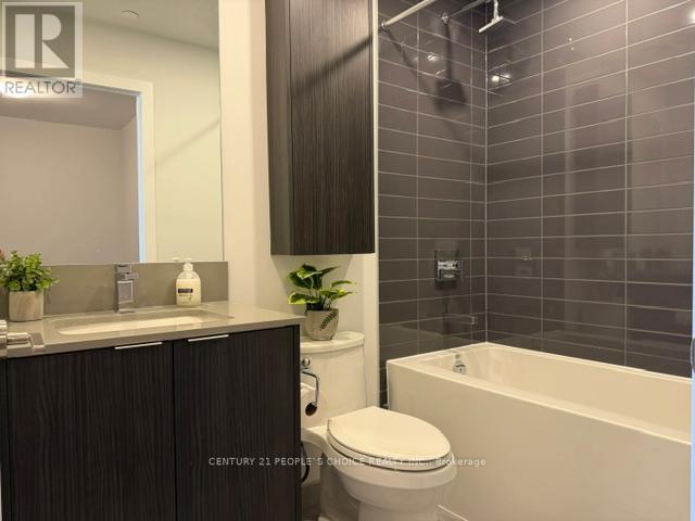 2105 - 430 Square One Drive, Mississauga, Ontario  L5B 0L6 - Photo 14 - W13260318