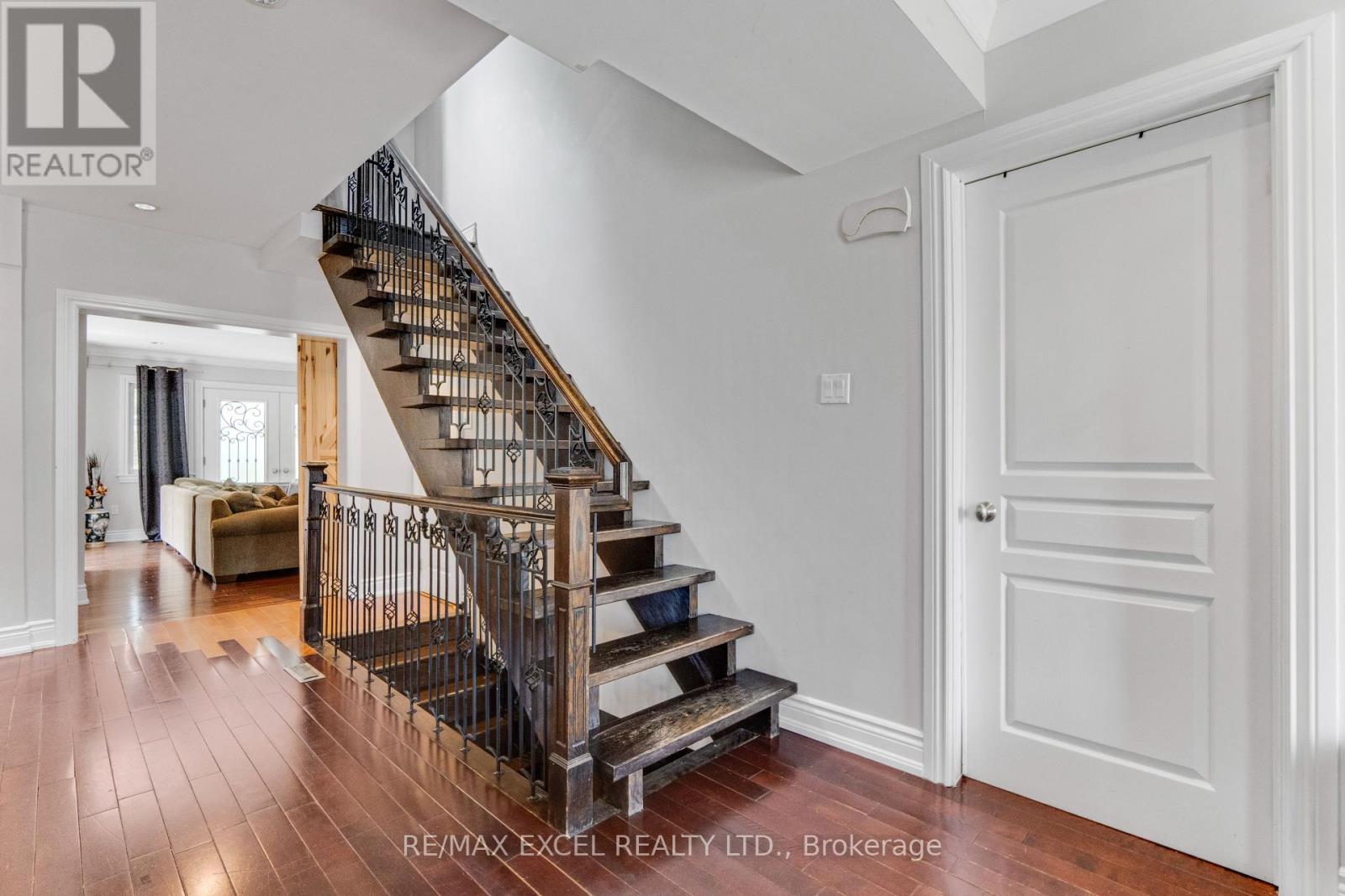 381 Niar Avenue, Mississauga, Ontario  L5G 1W2 - Photo 19 - W13261448