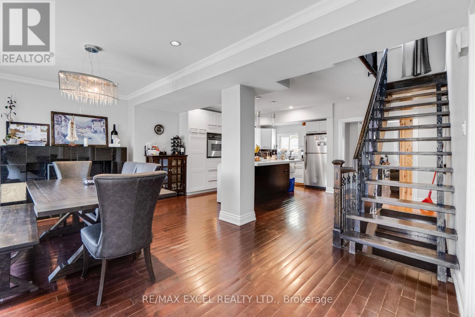 381 Niar Avenue, Mississauga, Ontario  L5G 1W2 - Photo 4 - W13261448