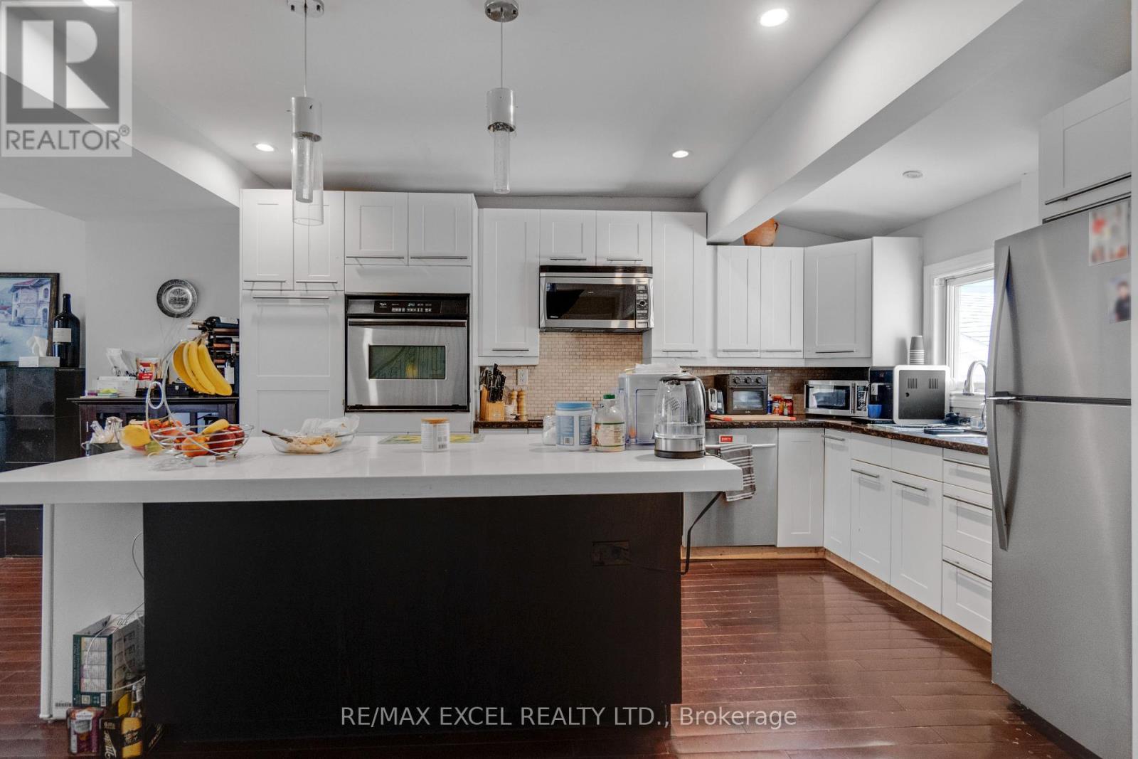 381 Niar Avenue, Mississauga, Ontario  L5G 1W2 - Photo 8 - W13261448