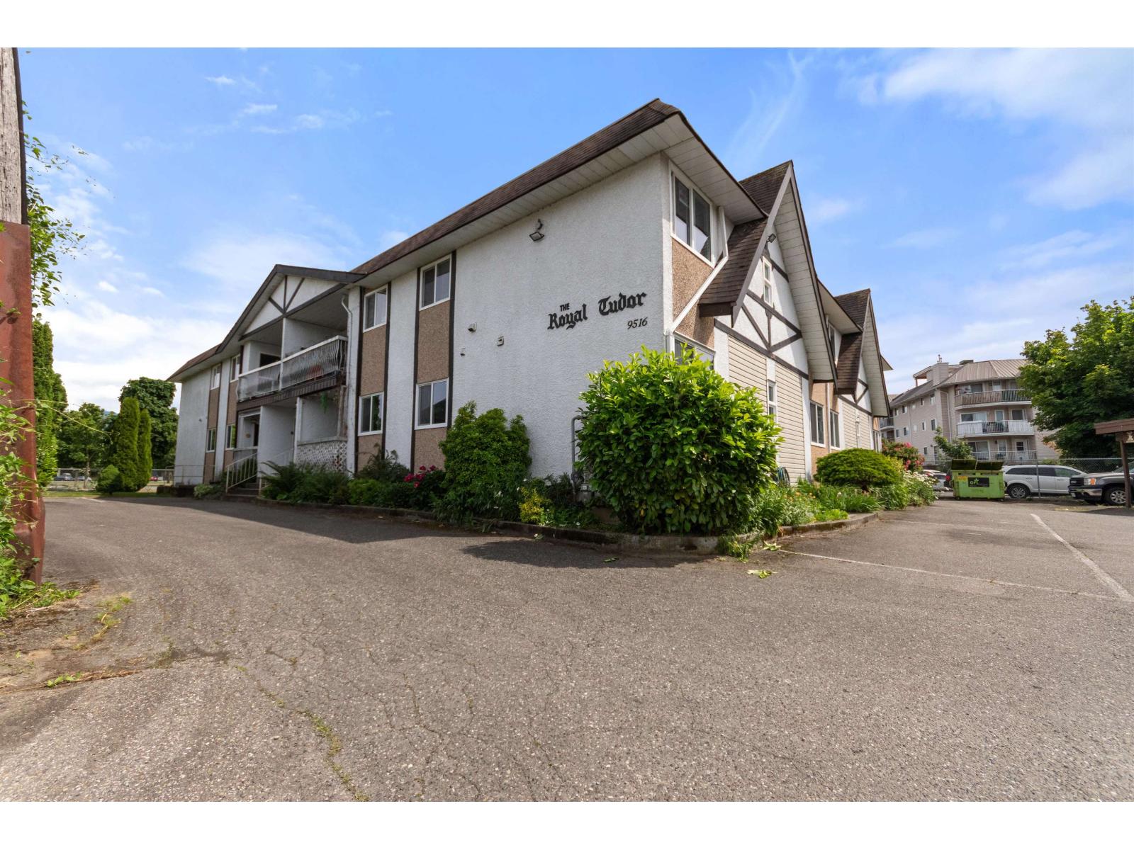 203 9516 ROTARY STREET|Chilliwack Proper East