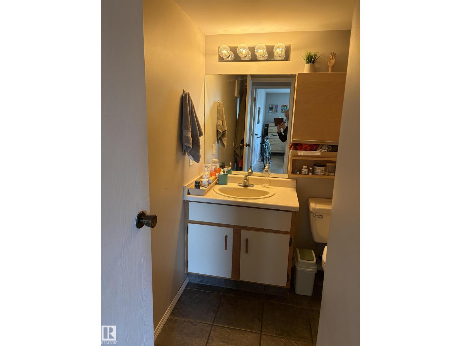 #304 9854 88 Av Nw, Edmonton, Alberta  T6E 2R3 - Photo 7 - E4487716