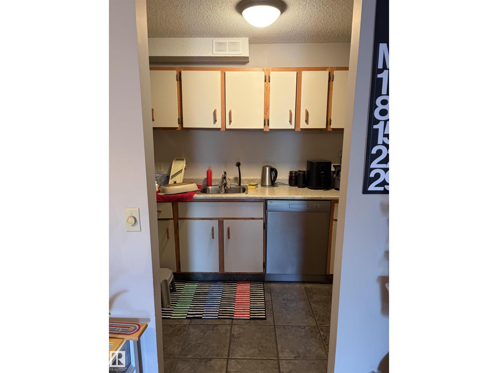 #304 9854 88 Av Nw, Edmonton, Alberta  T6E 2R3 - Photo 5 - E4487716