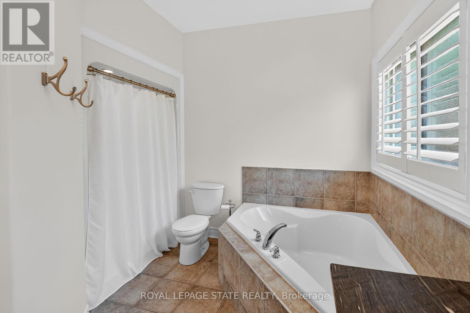 24 Heathcote Court, Grimsby, Ontario  L3M 0A6 - Photo 15 - X13258724