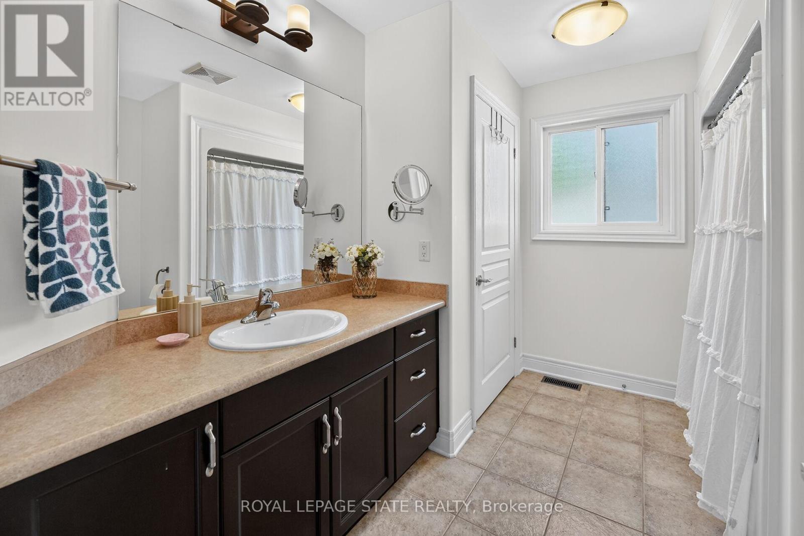 24 Heathcote Court, Grimsby, Ontario  L3M 0A6 - Photo 32 - X13258724