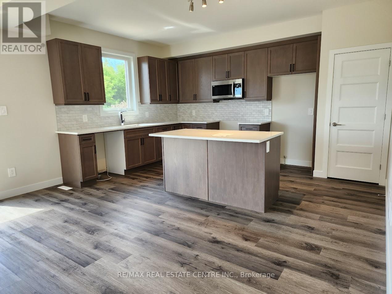 6837 Royal Magnolia Avenue, London South, Ontario  N6P 1H5 - Photo 5 - X13258940