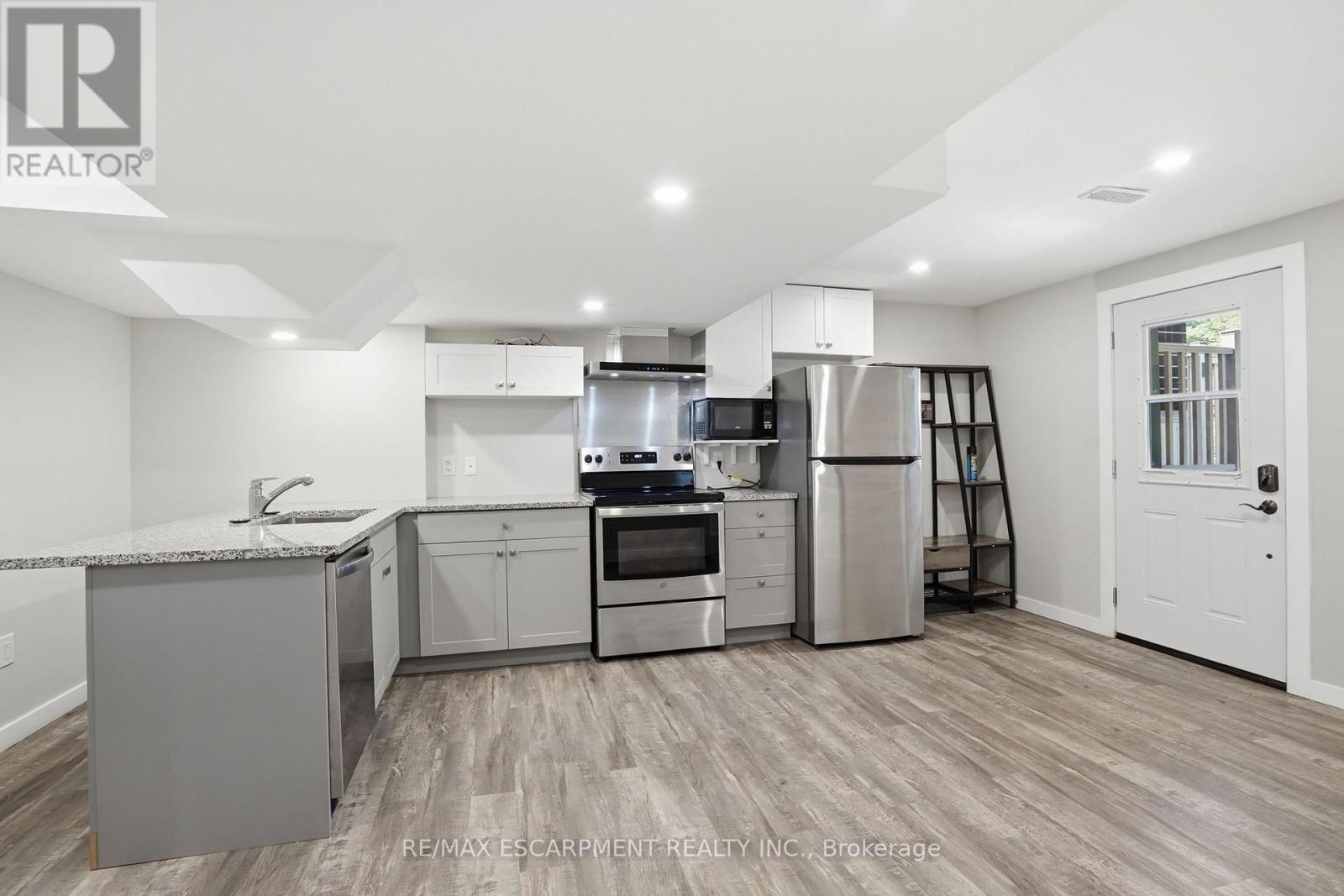 Lower Level - 43 Fleming Crescent, Haldimand, Ontario  N3W 0C3 - Photo 3 - X13259132