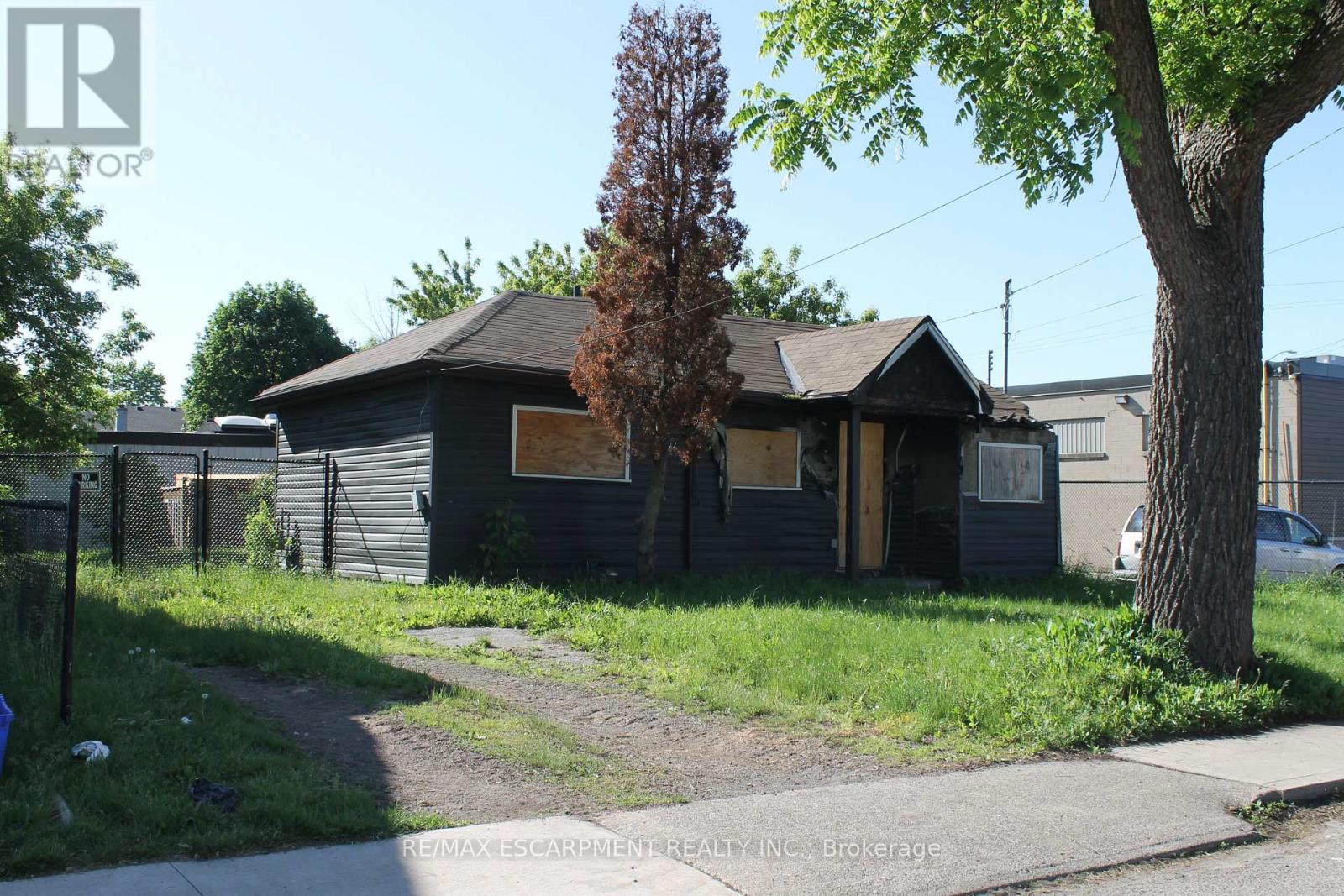 127 ROBINS AVENUE, Hamilton, Ontario