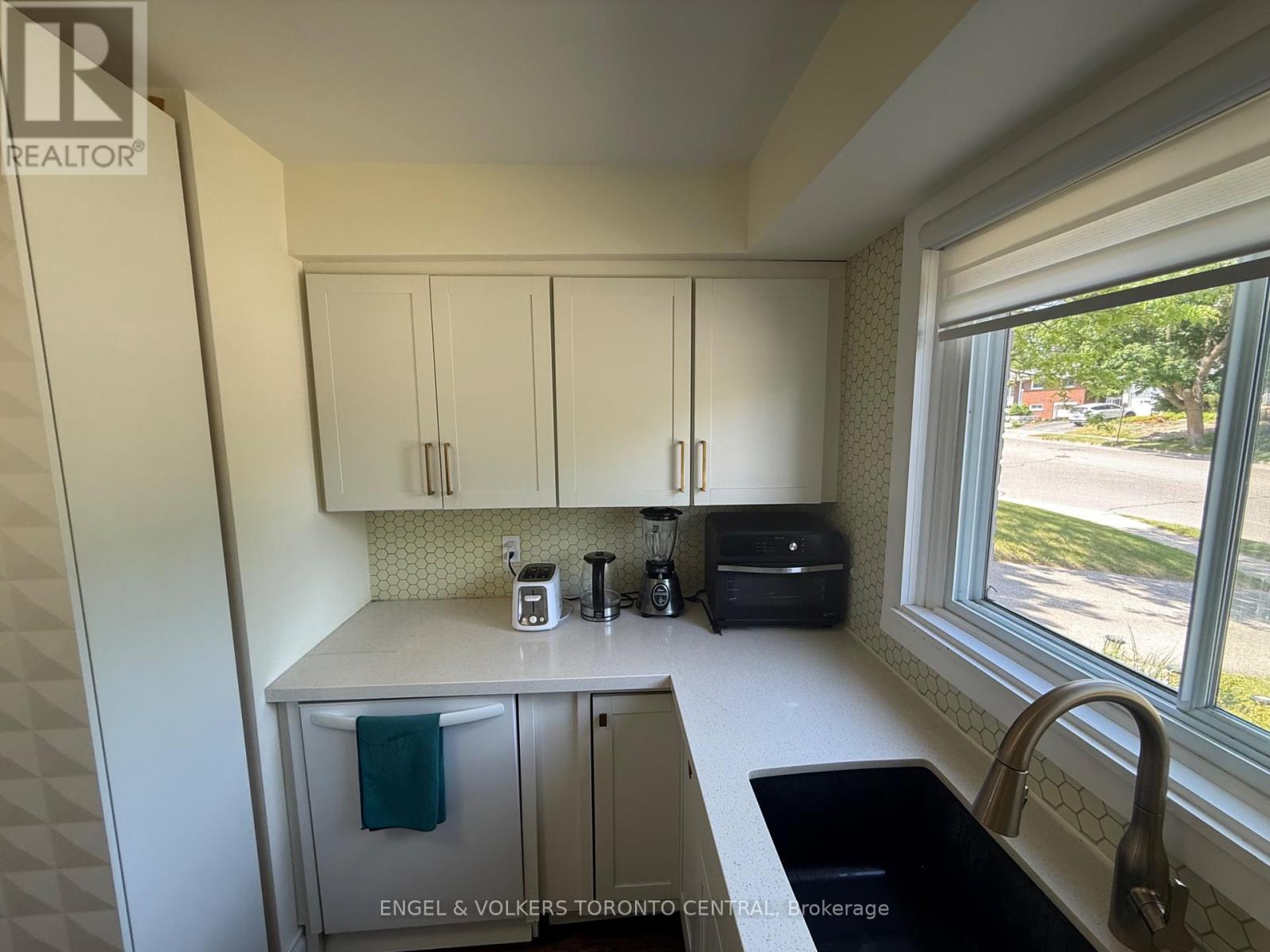 687 College Avenue W, Guelph, Ontario  N1G 2Y2 - Photo 14 - X13260144