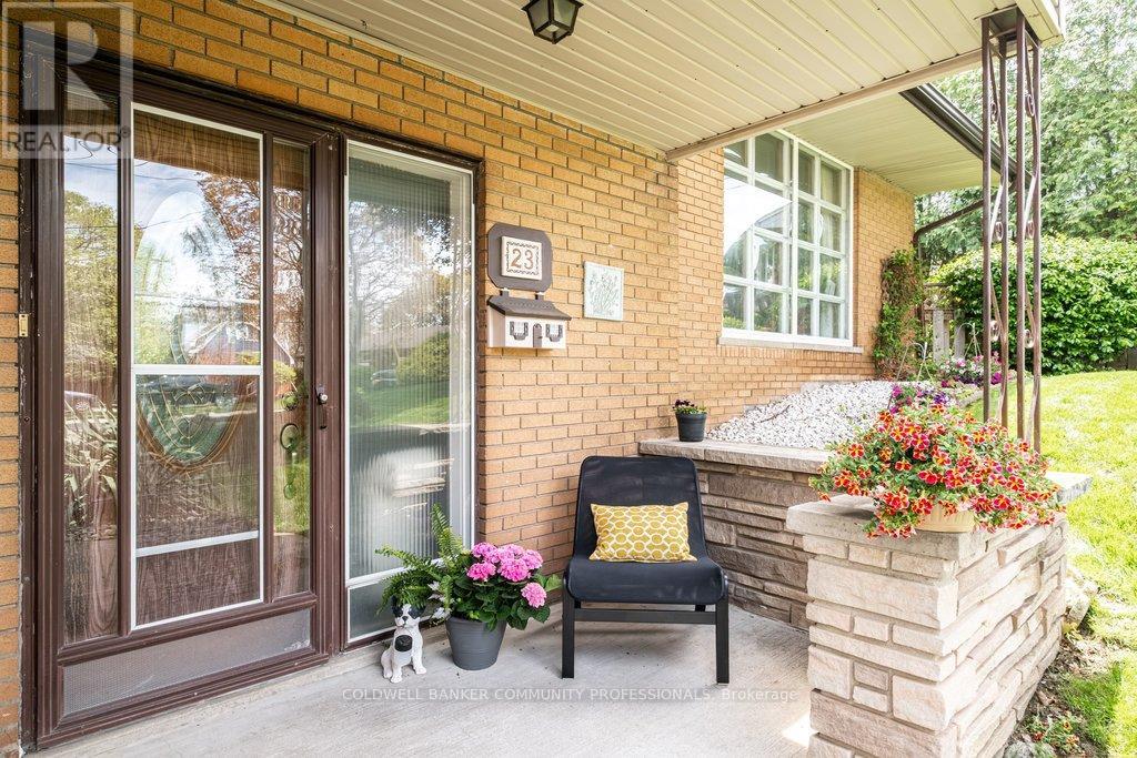 23 Keen Court, Hamilton, Ontario  L8T 1W5 - Photo 4 - X13261802