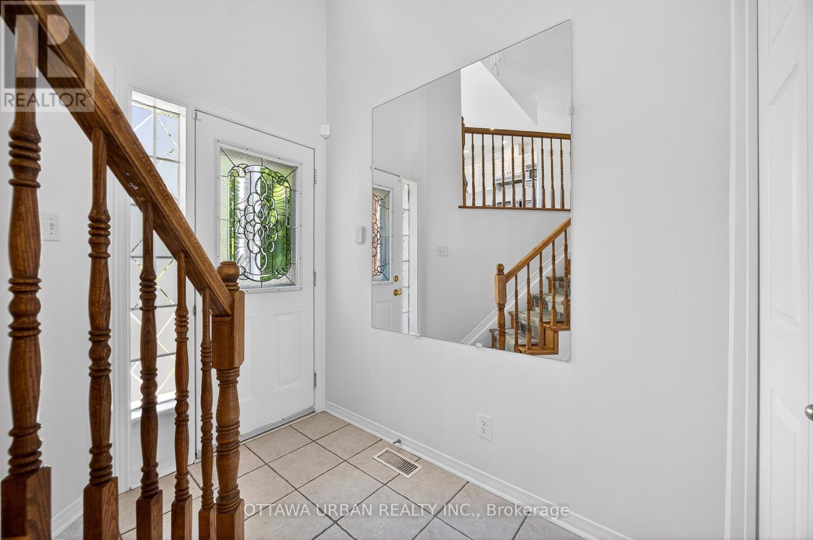 127 Castle Glen Crescent, Ottawa, Ontario  K2L 4G9 - Photo 3 - X13263962