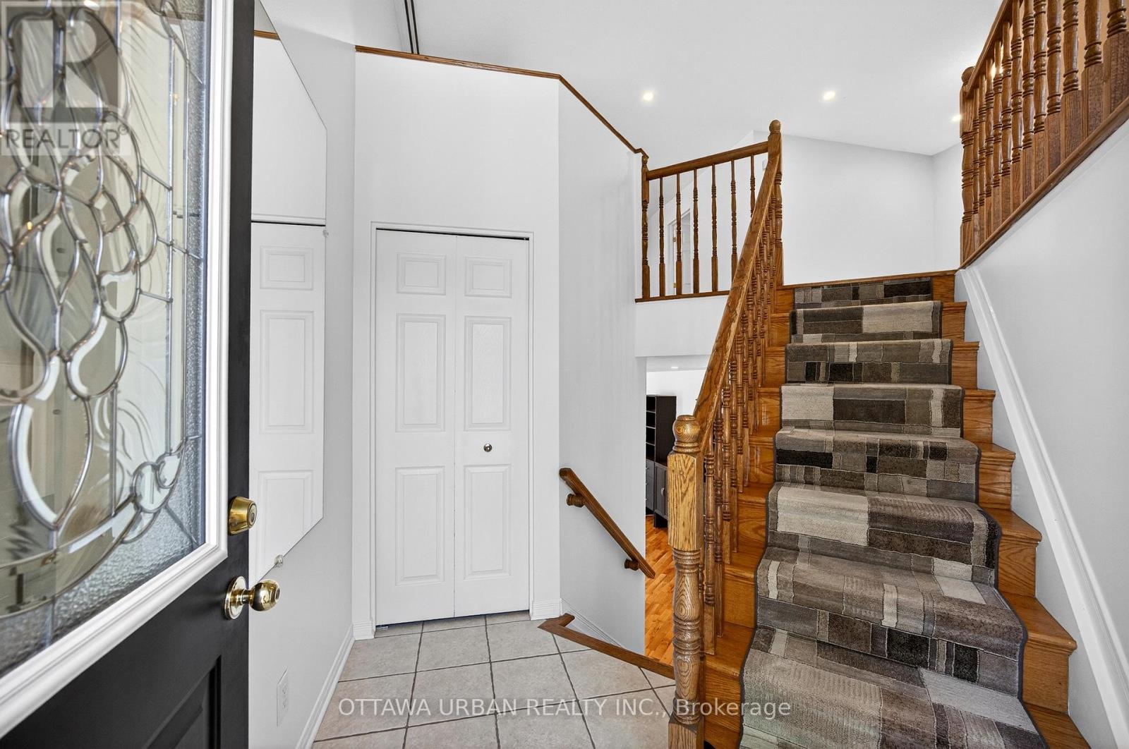 127 Castle Glen Crescent, Ottawa, Ontario  K2L 4G9 - Photo 4 - X13263962