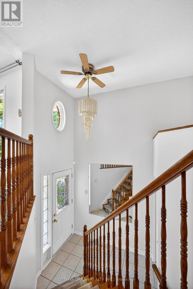127 Castle Glen Crescent, Ottawa, Ontario  K2L 4G9 - Photo 5 - X13263962