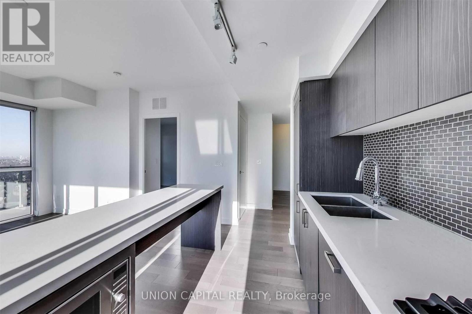 1507 - 501 St Clair Avenue W, Toronto, Ontario  M5P 0A2 - Photo 15 - C13263592