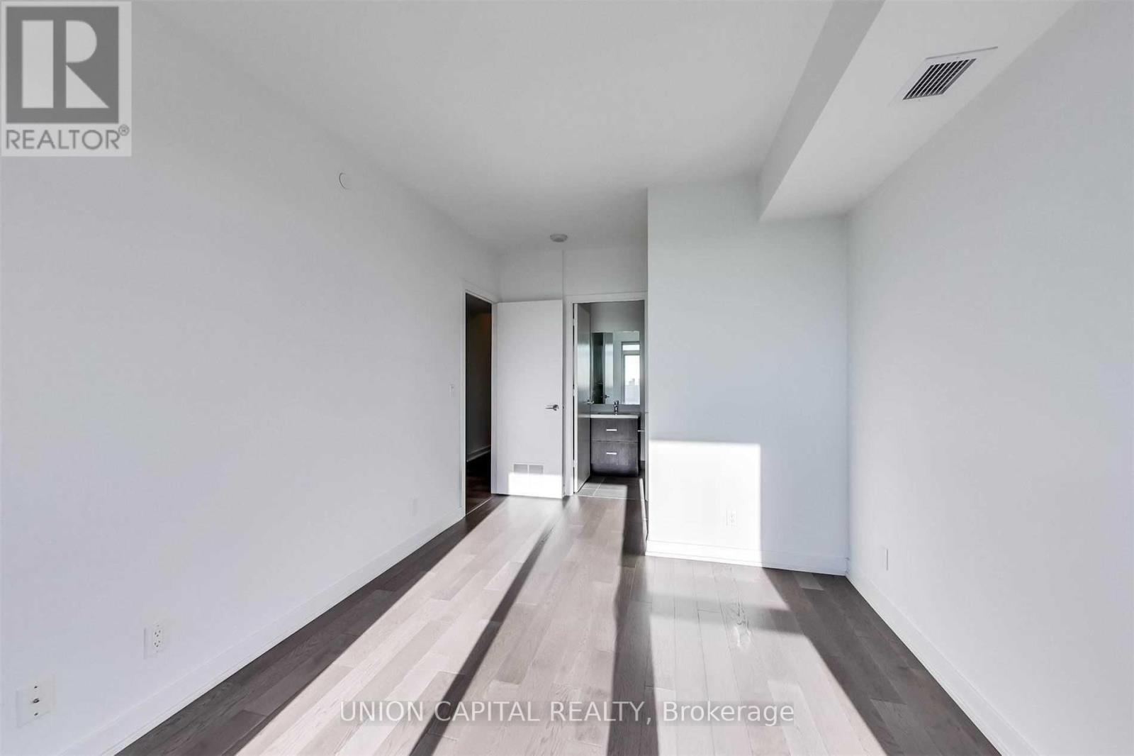 1507 - 501 St Clair Avenue W, Toronto, Ontario  M5P 0A2 - Photo 18 - C13263592