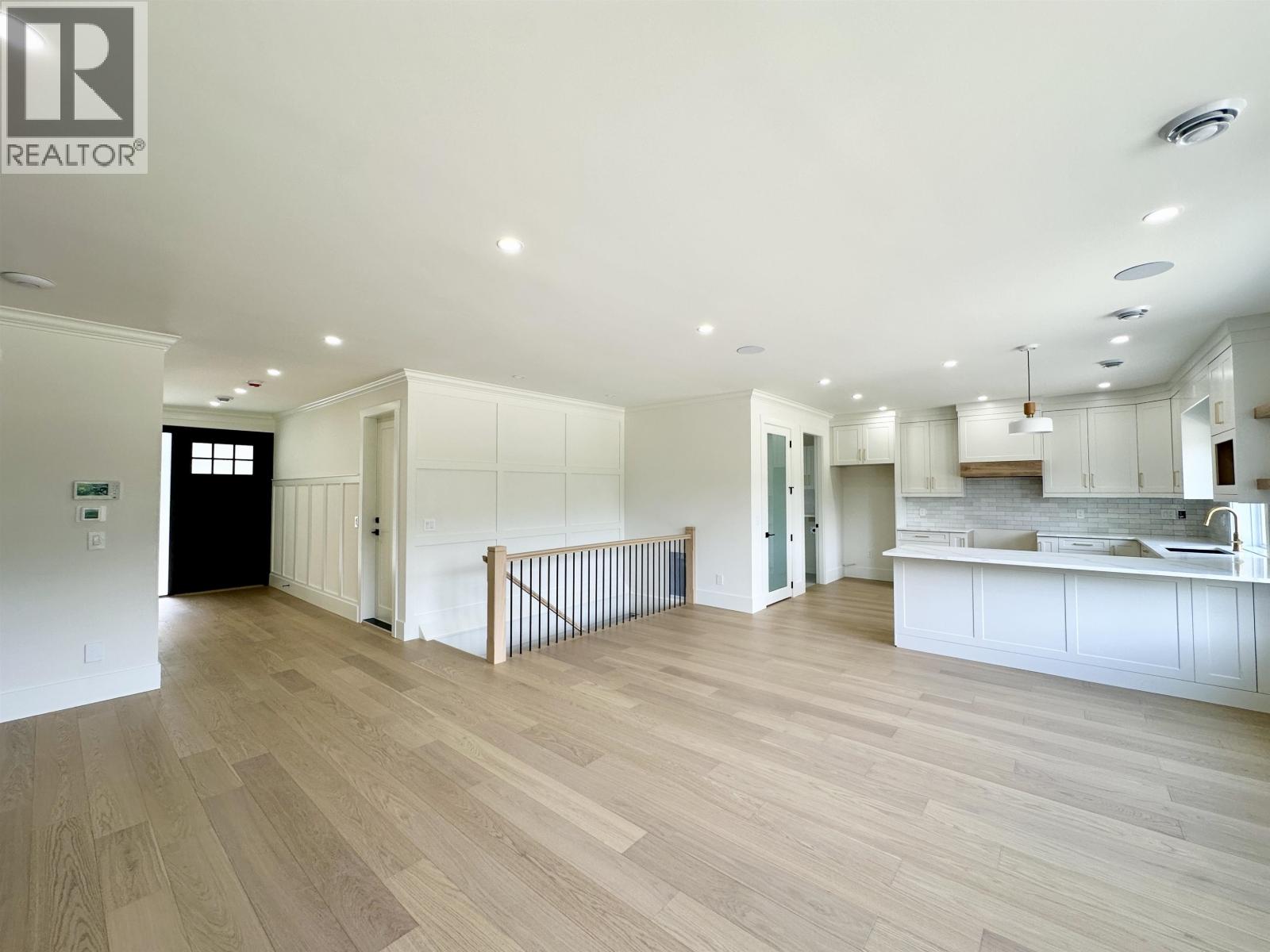 1203 Castle Road, Gibsons, British Columbia  V0N 1V5 - Photo 13 - R3132900