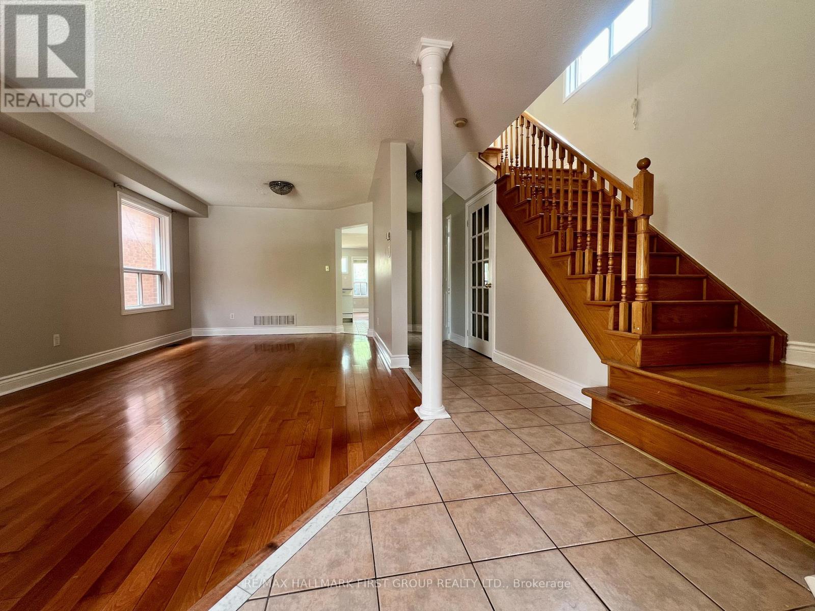 101 Booth Crescent, Ajax, Ontario  L1Z 1H7 - Photo 5 - E13262638
