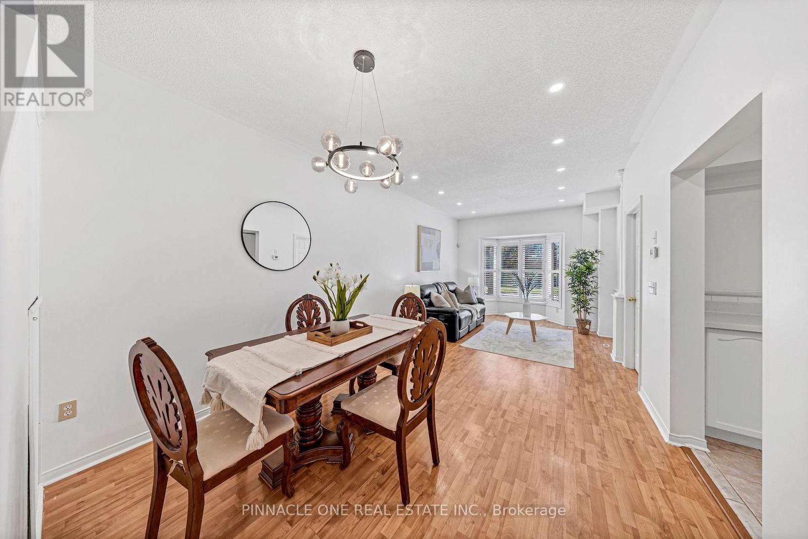81 Carrera Boulevard, Toronto, Ontario  M1P 5C4 - Photo 17 - E13263498