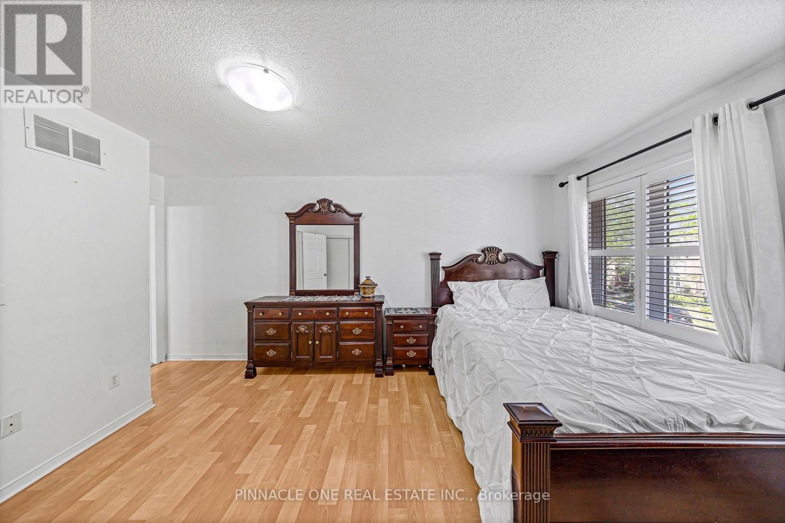 81 Carrera Boulevard, Toronto, Ontario  M1P 5C4 - Photo 22 - E13263498