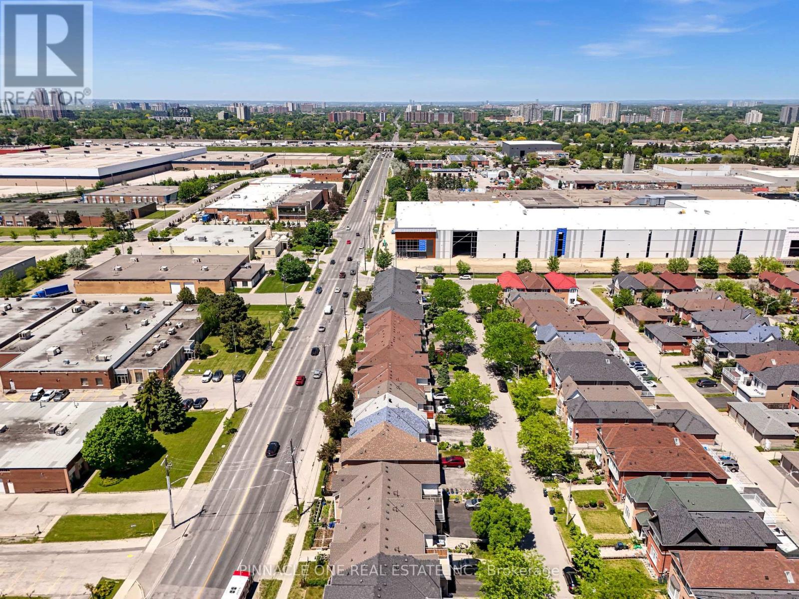 81 Carrera Boulevard, Toronto, Ontario  M1P 5C4 - Photo 39 - E13263498