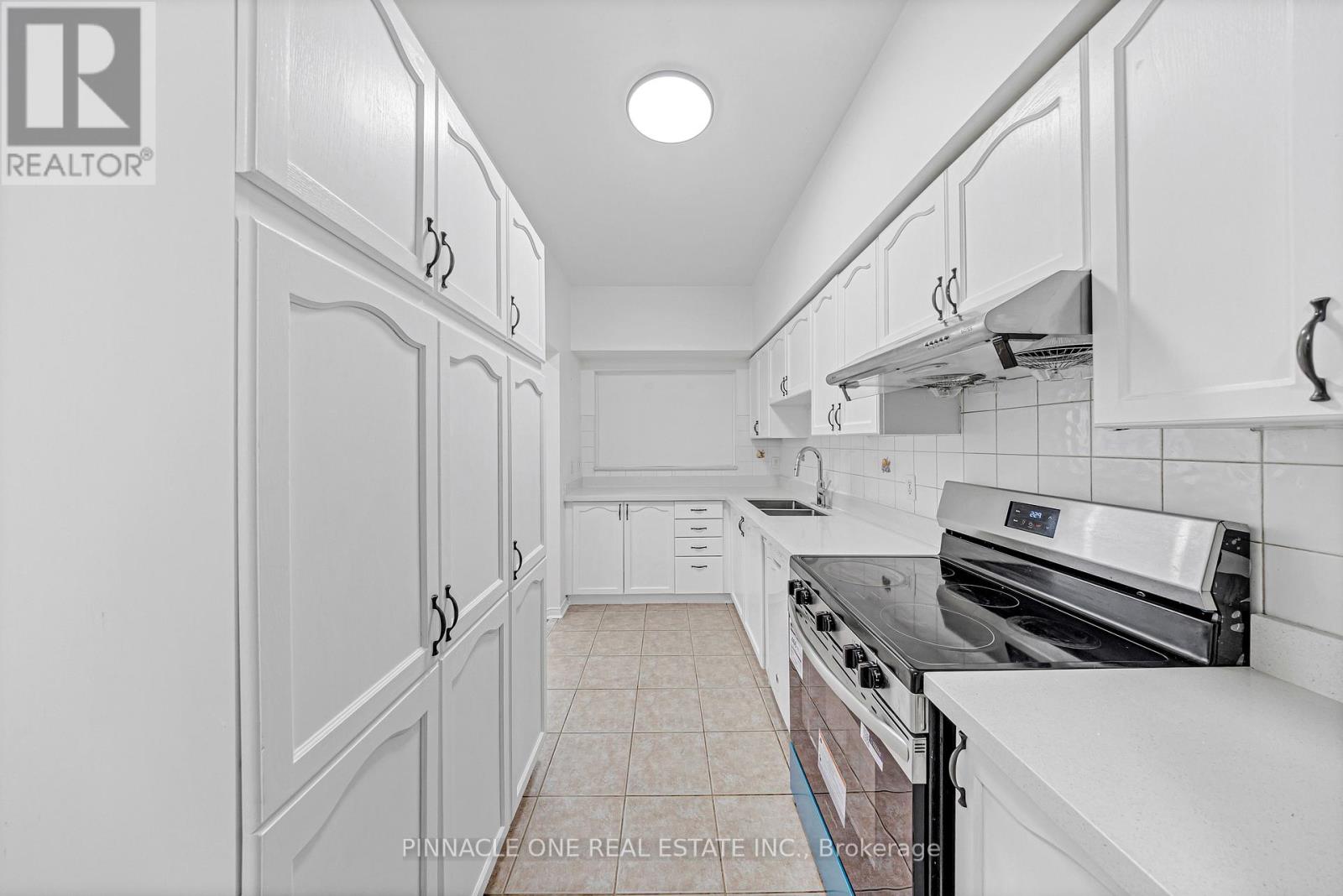81 Carrera Boulevard, Toronto, Ontario  M1P 5C4 - Photo 9 - E13263498