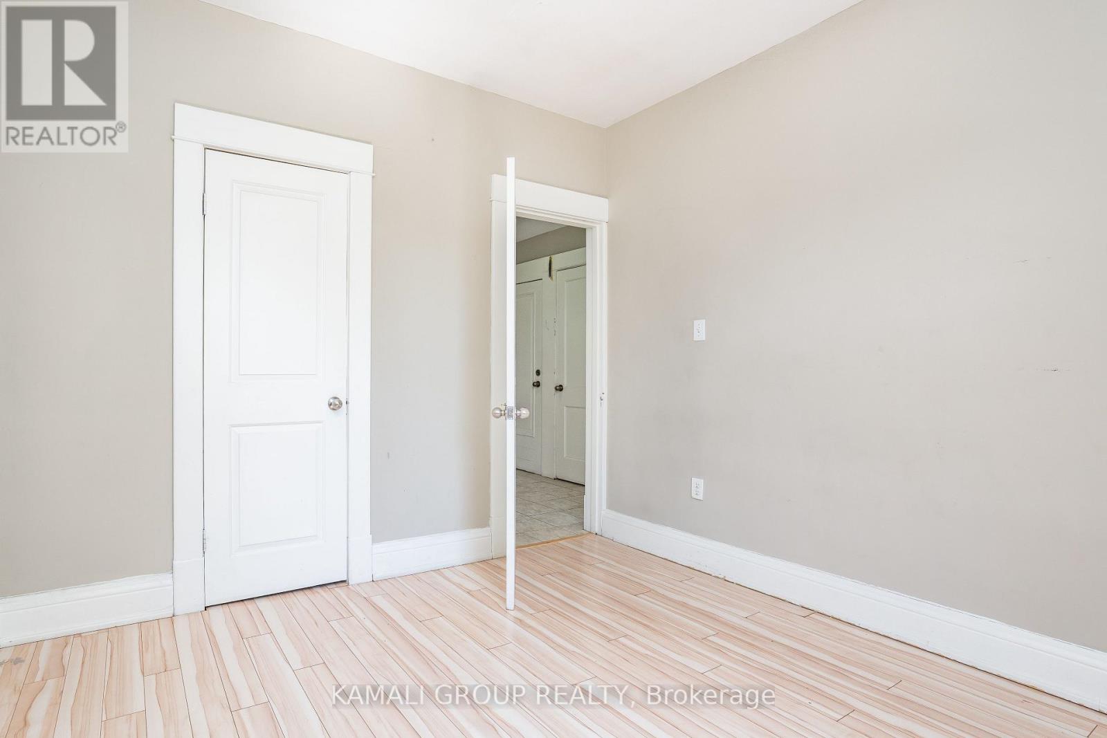Upper - 25 Spadina Avenue, Hamilton, Ontario  L8M 2W8 - Photo 7 - X13251502