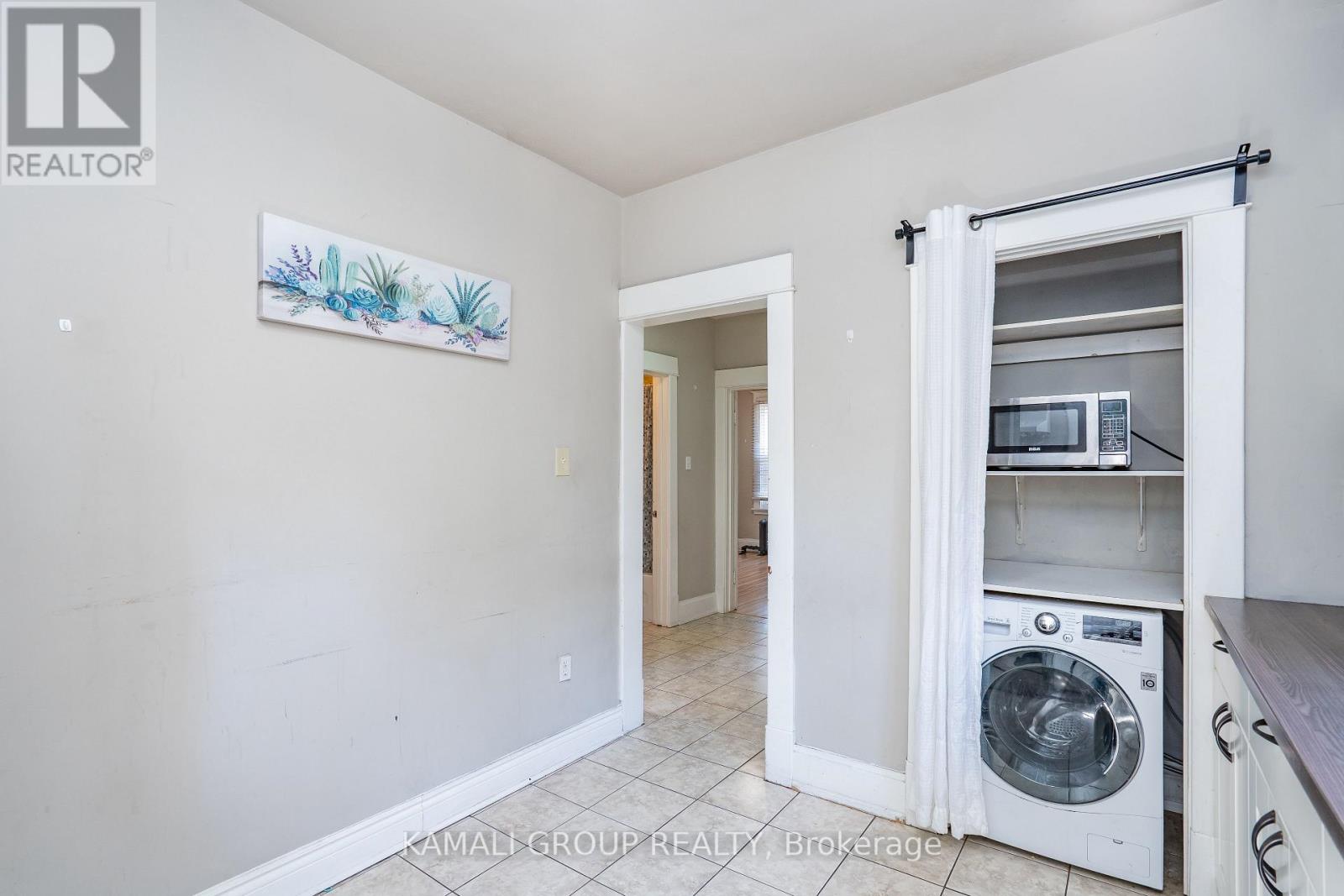 Upper - 25 Spadina Avenue, Hamilton, Ontario  L8M 2W8 - Photo 6 - X13251502
