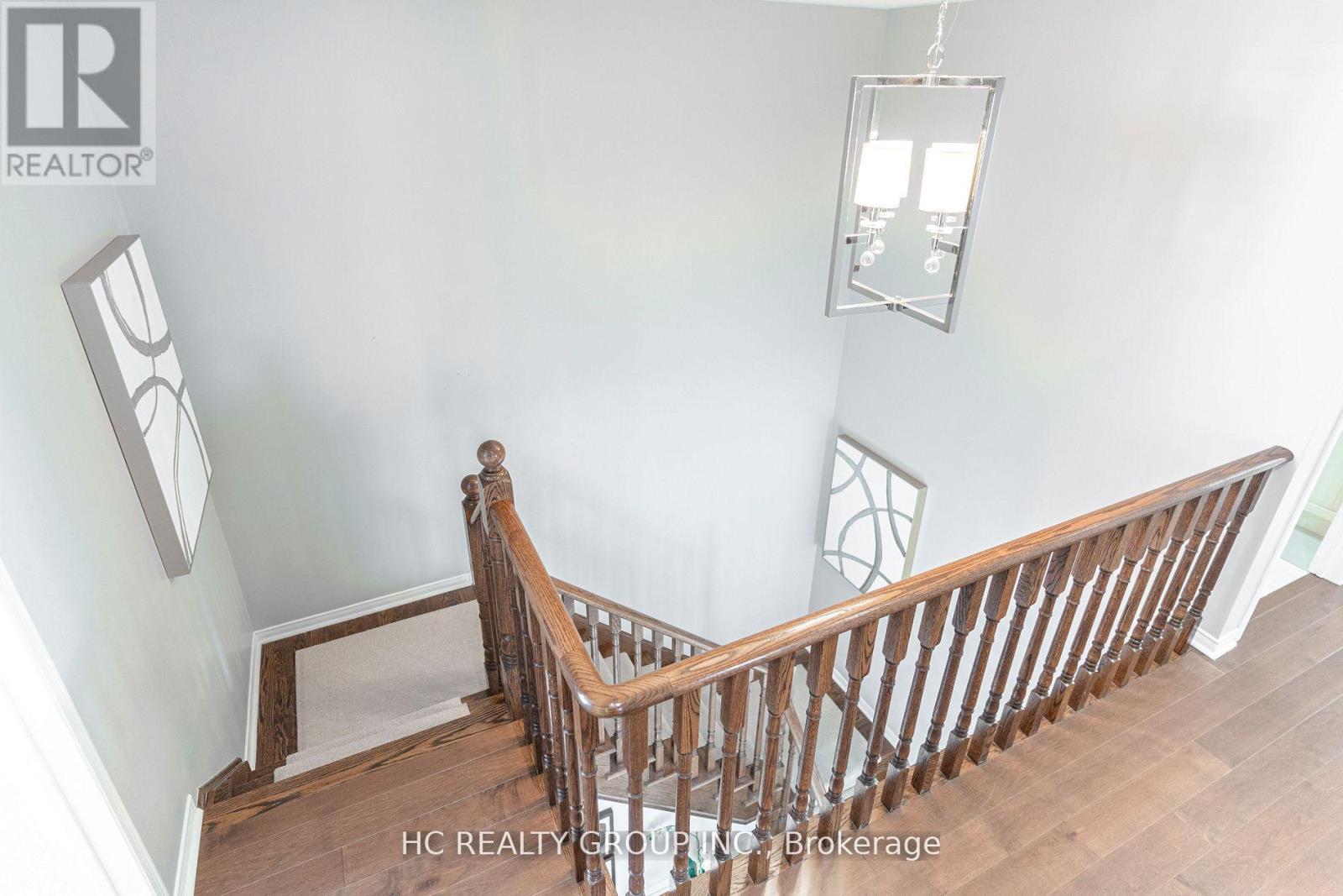 215 Armstrong Crescent W, Bradford West Gwillimbury, Ontario  L3Z 0L4 - Photo 10 - N13264620