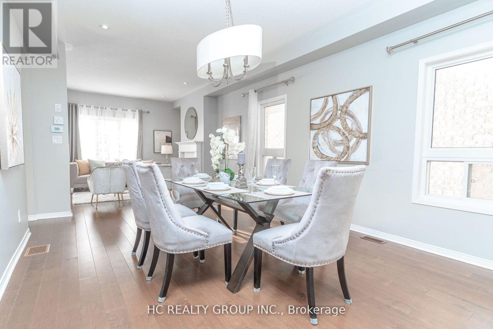215 Armstrong Crescent W, Bradford West Gwillimbury, Ontario  L3Z 0L4 - Photo 2 - N13264620