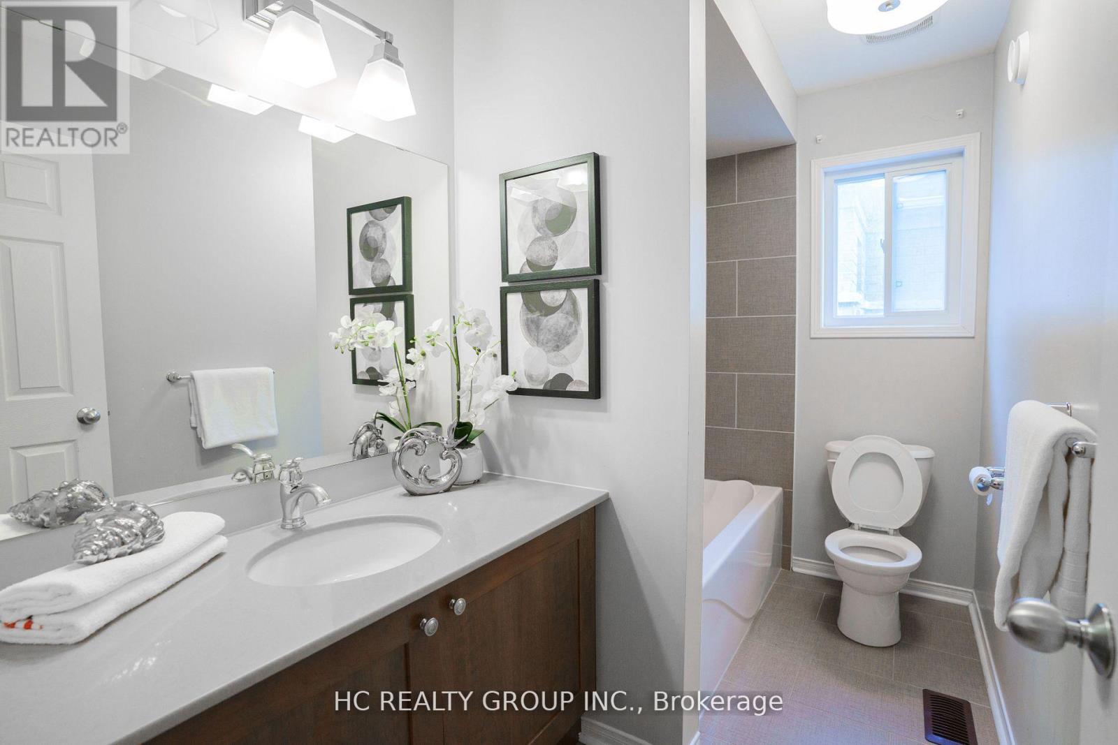 215 Armstrong Crescent W, Bradford West Gwillimbury, Ontario  L3Z 0L4 - Photo 21 - N13264620